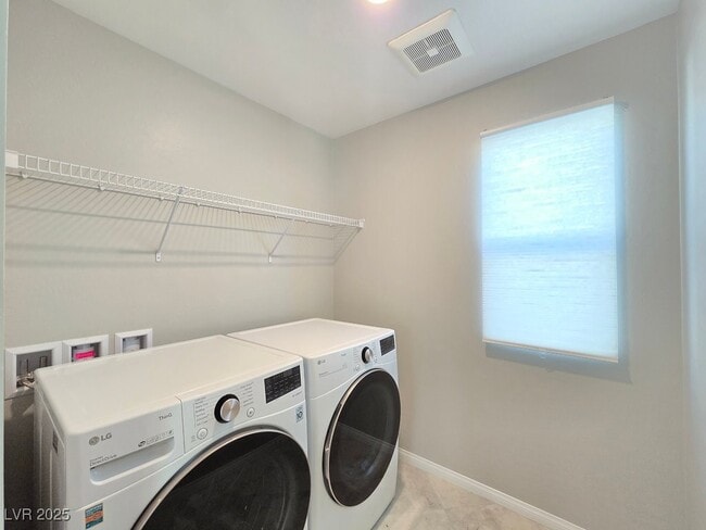 Building Photo - 4160 Elegant Chateau St