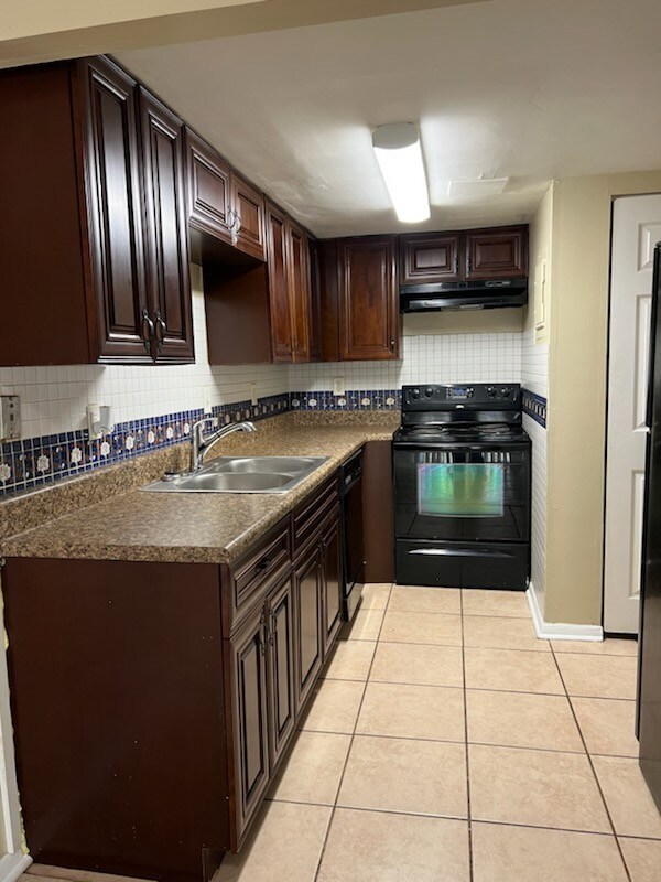Building Photo - 6420 Parton Ct