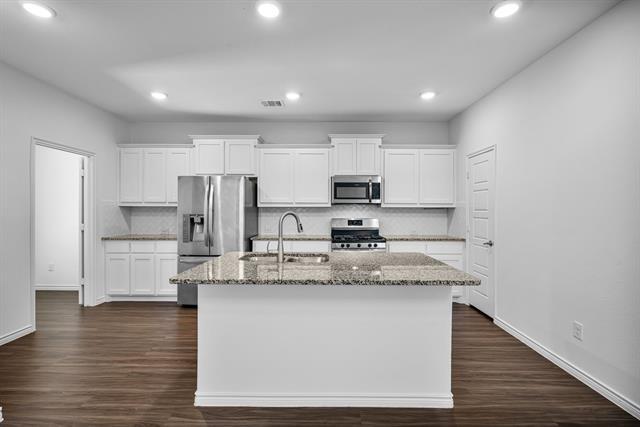 Building Photo - 2225 Barx Dr