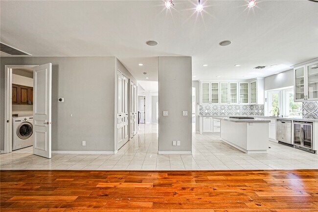 Building Photo - 3137 Beach View Ct