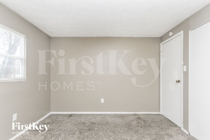 Building Photo - 902 Bremerton Dr