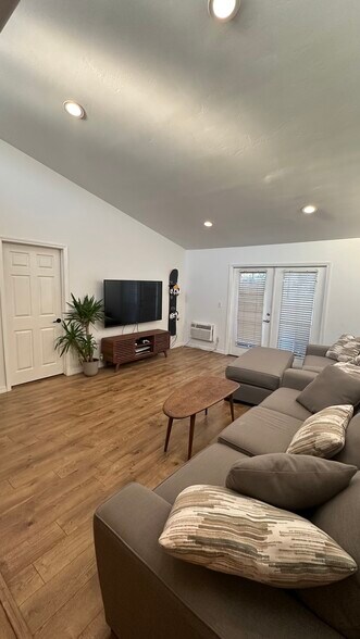Building Photo - 5055 Collwood Blvd