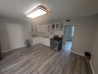 Building Photo - 608 W Highland Ave