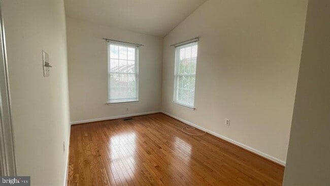 Building Photo - 42760 Hollingsworth Terrace