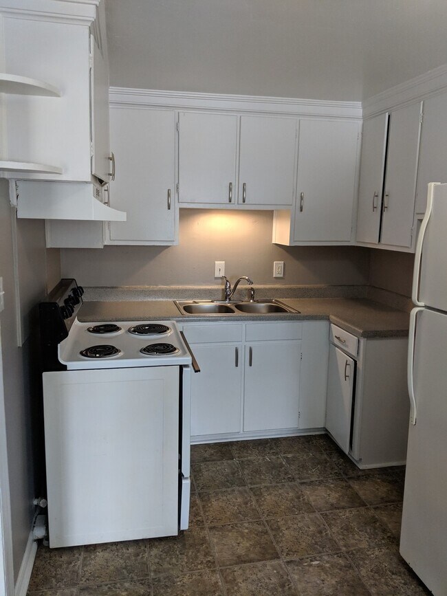 Building Photo - 44 Thackery Pl