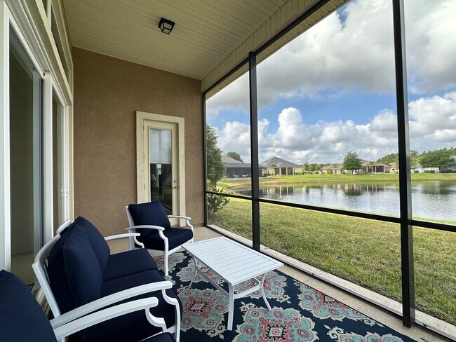 Building Photo - Fully Furnished, Stunning 4/4, Available I...