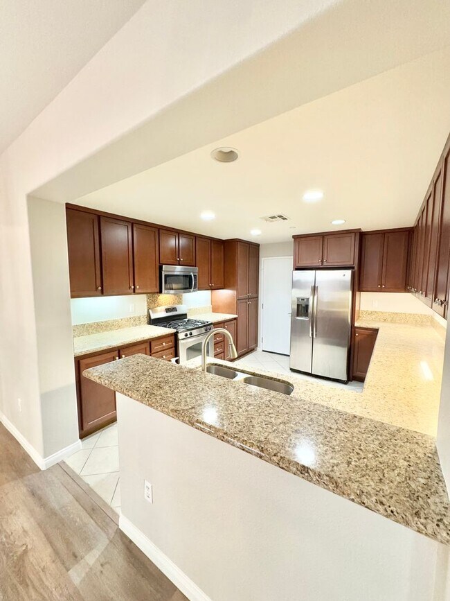 Building Photo - 12336 Hollyhock Dr