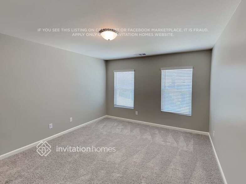 Building Photo - 504 S Fortune Way