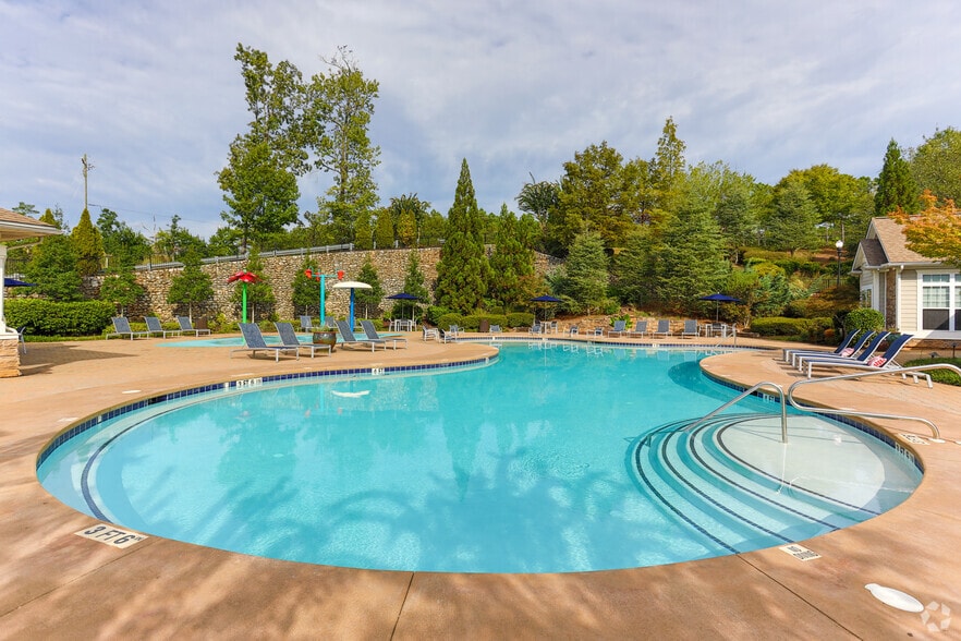 Pool - Ballantyne Commons of Columbus