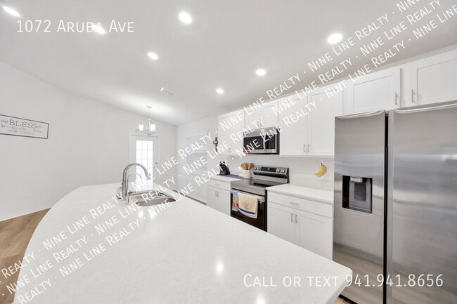 Building Photo - 1072 Aruba Ave