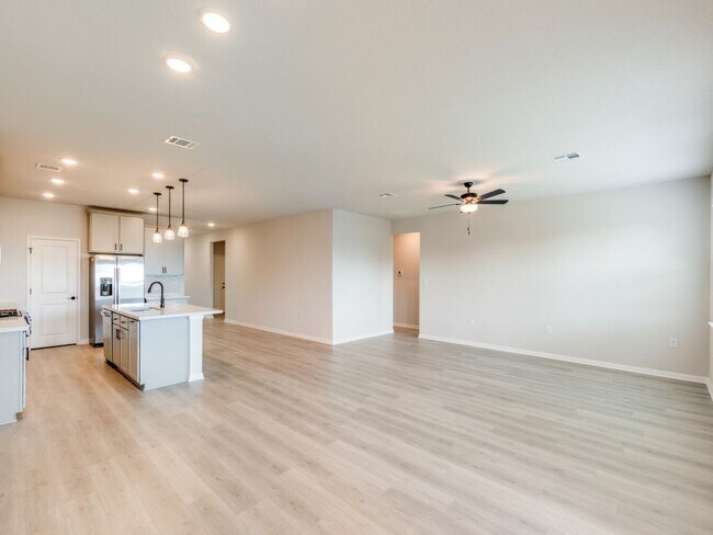 Building Photo - 1529 Purple Martin Dr