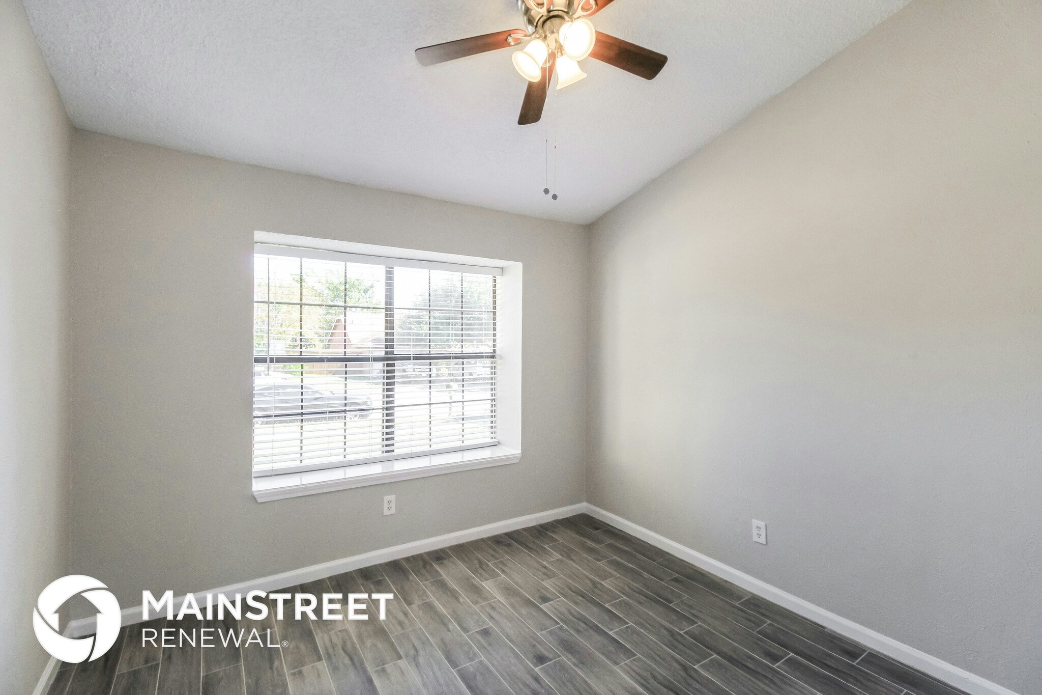 Building Photo - 5520 Creek Valley Dr