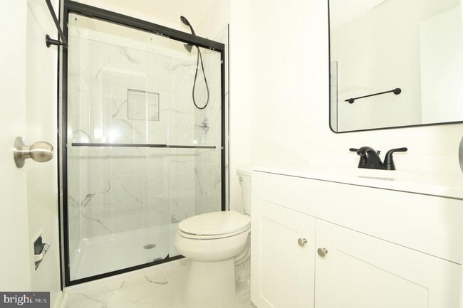 Building Photo - 8635 Union Pl