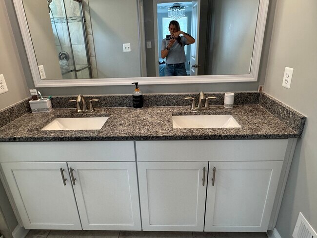 Building Photo - 23857 Myrtle Glen Way
