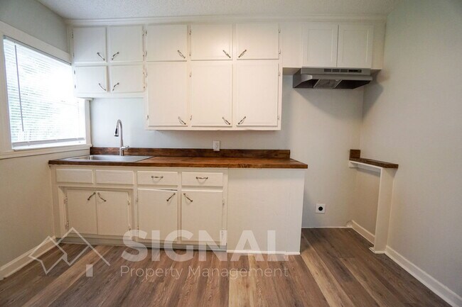 Building Photo - 5504 Ter O