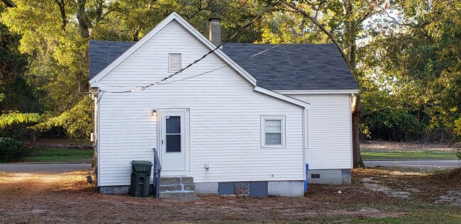 Building Photo - 114 First Street, Laurinburg, NC 28352