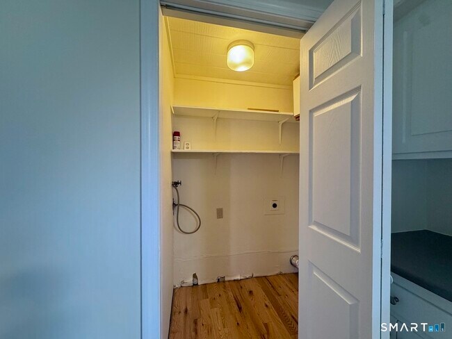 Building Photo - 85 Ivy St