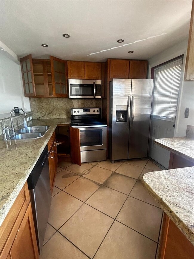 Building Photo - 1501 NE 191st St