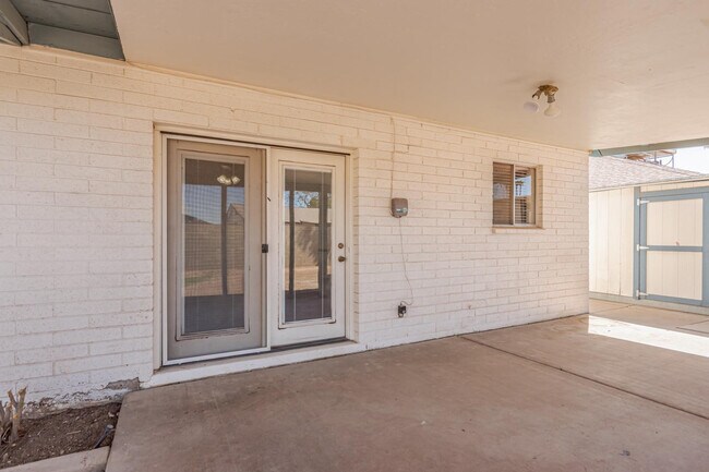 Building Photo - 1432 S Oracle