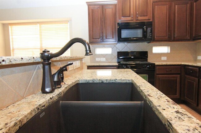 Building Photo - 3640 Rosalina Loop