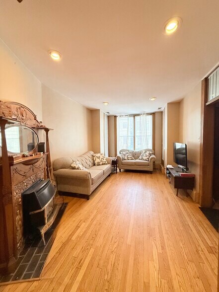 Building Photo - 2123 N Seminary Ave