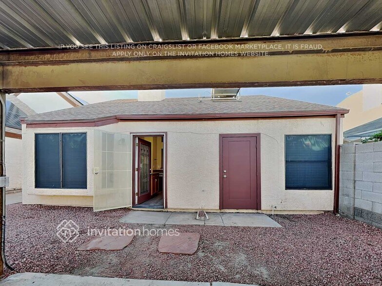 Building Photo - 2106 W Monona Dr