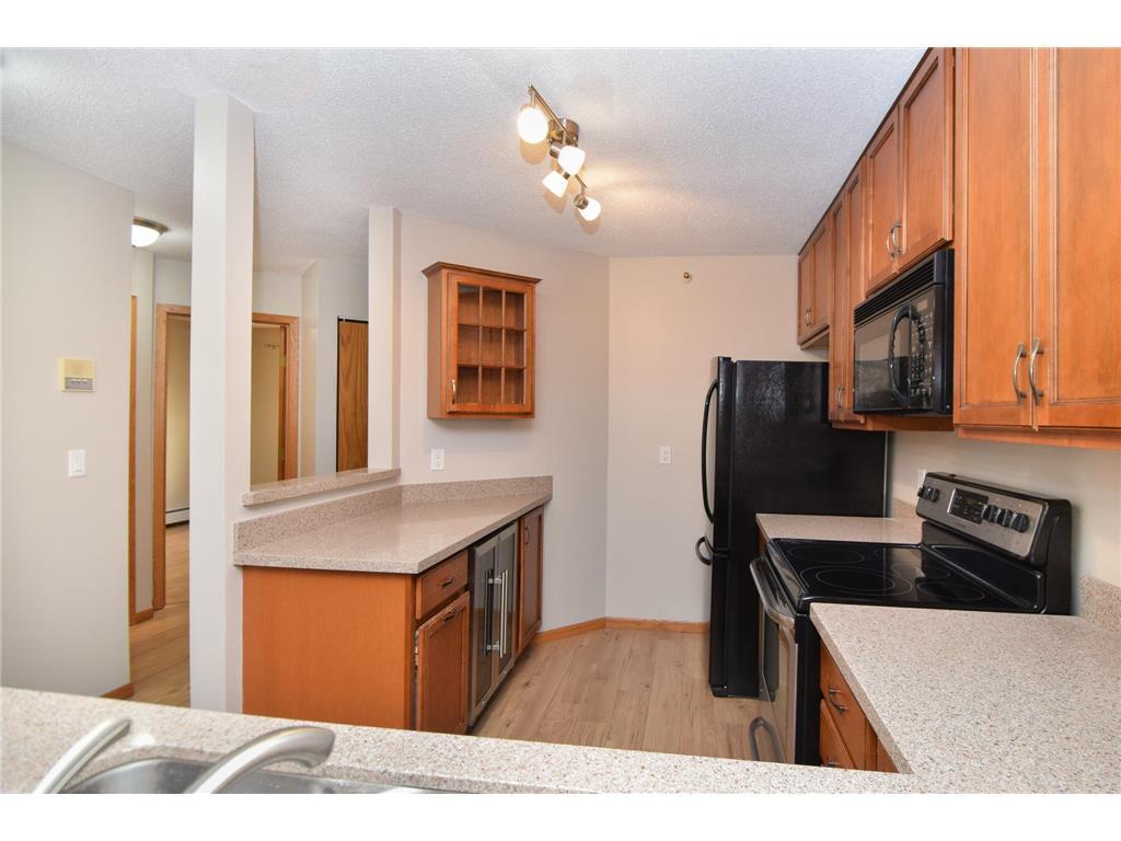 Building Photo - 7635 Edinborough Way