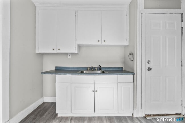 Building Photo - 313 High St