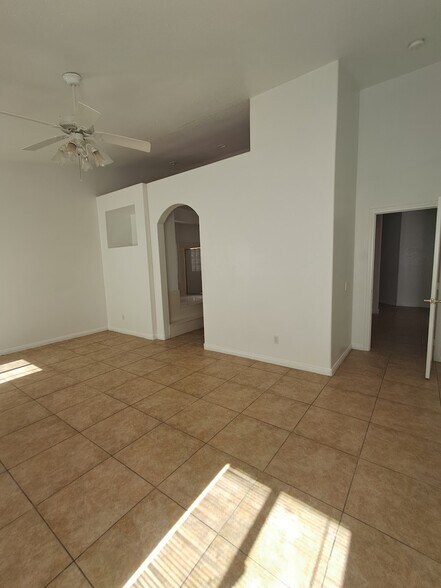Building Photo - 2642 Sunday Grace Dr