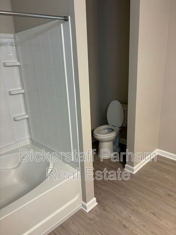 Building Photo - 6439 Sandy Bottom Dr
