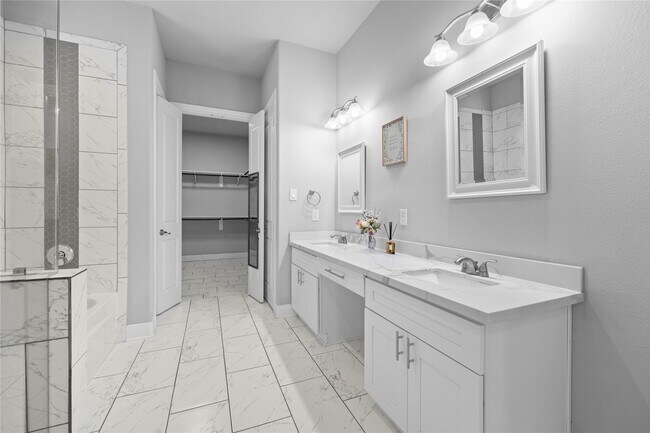 Building Photo - 8938 Intervale St