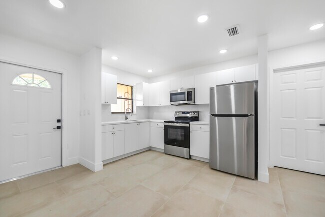 Building Photo - 12452 Guilford Way