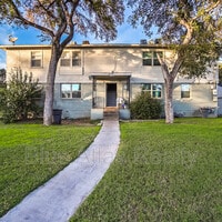 Building Photo - 2215 Riverview Dr