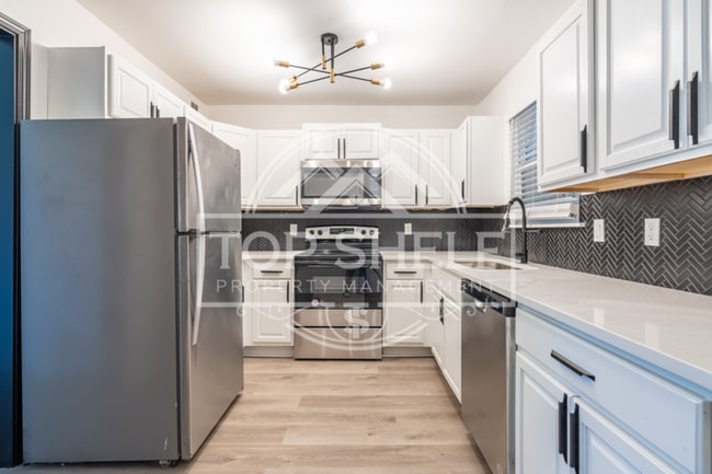 Building Photo - 740 Mozley Dr SE