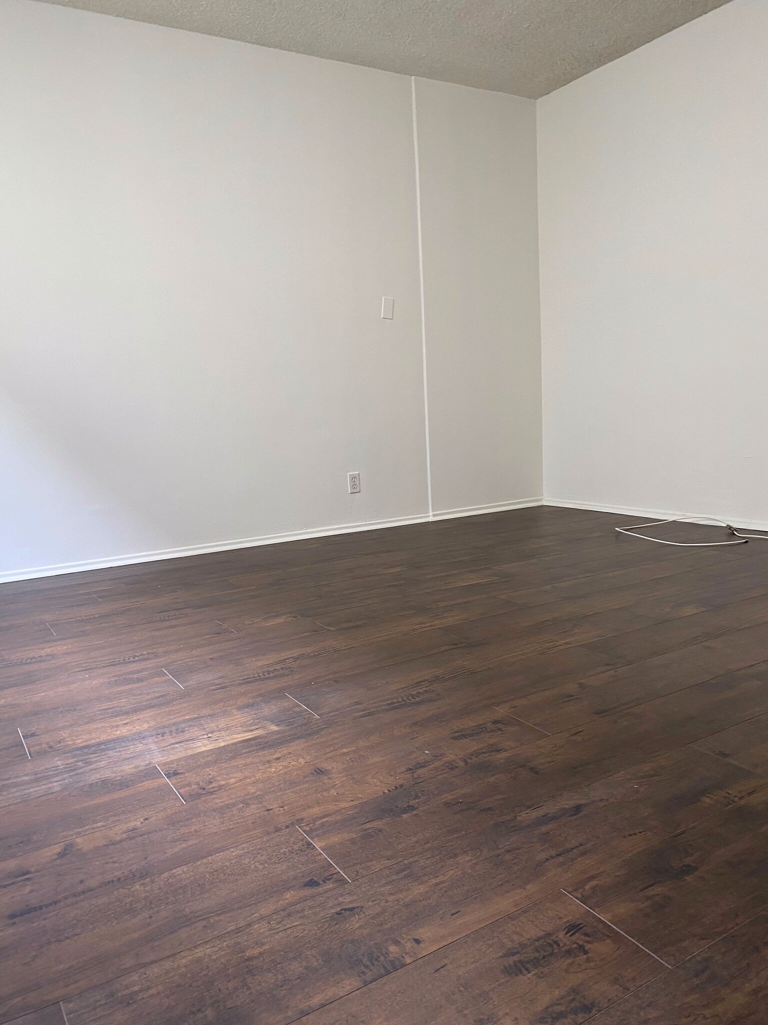 Building Photo - 911 N Harper Ave