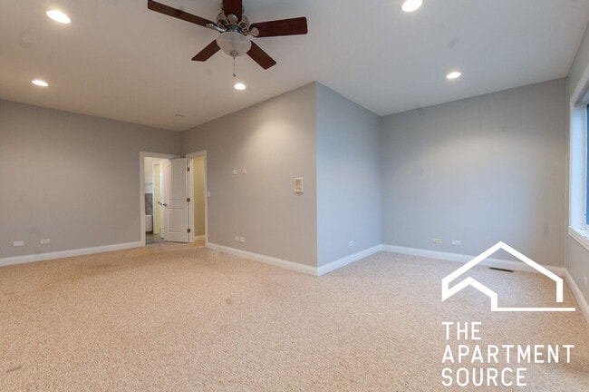 Building Photo - 7008 W Medill Ave