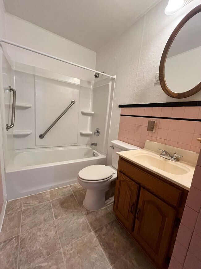 Building Photo - 2 Bed East Side Ranch with Partly Finished Basement!