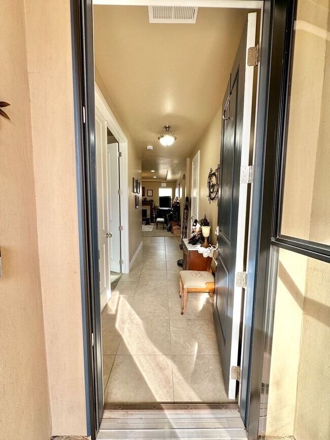 Building Photo - Short term lease! Beautiful Furnished St. George Home!!