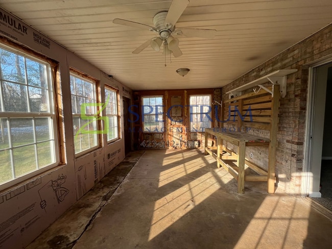 Building Photo - 3 Bedroom 2.5 Bath Single Family Home