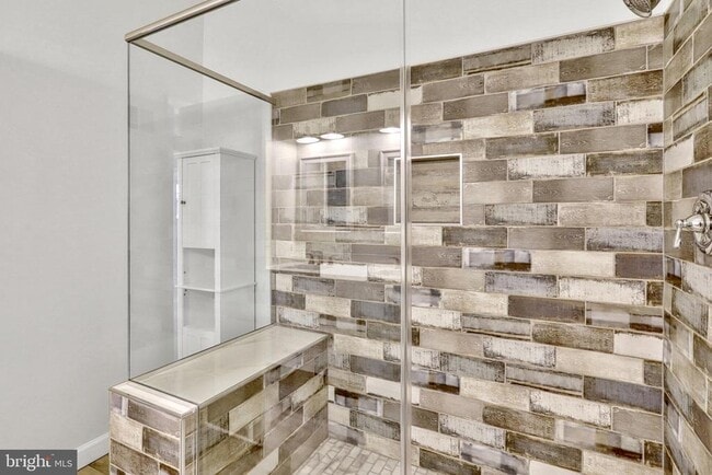 Building Photo - 7413 Salford Ct