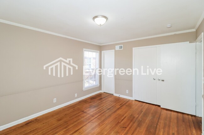 Building Photo - 5597 Forsyth Dr