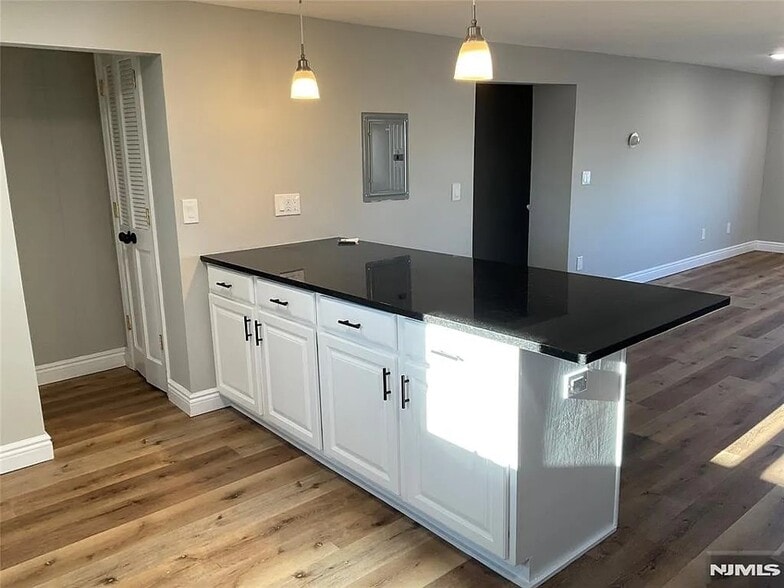 Counter - 200 Forest Ave