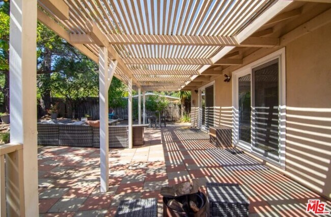 Building Photo - 3417 Calle Quebracho