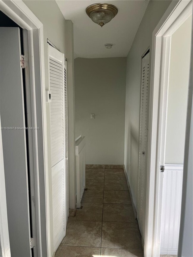 Building Photo - 9722 NW 6th Ln