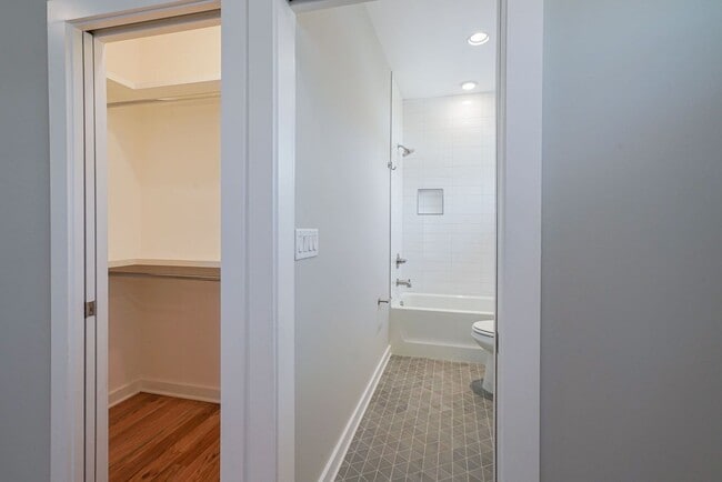 Building Photo - East Nashville Townhome