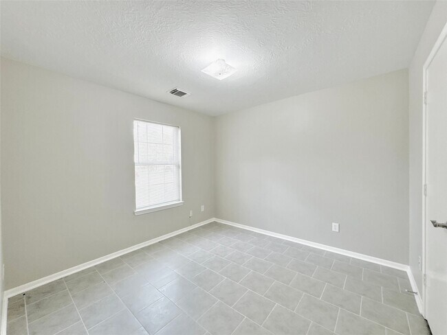 Building Photo - 2506 Teal Run Pl Dr