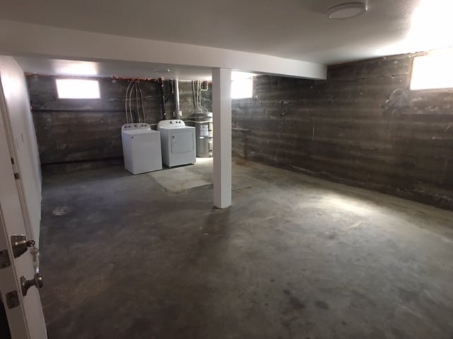 Building Photo - Large / Modern 1 Bedroom w/ Private Baseme...