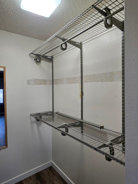 BR 1 closet - 8910 Fox Dr