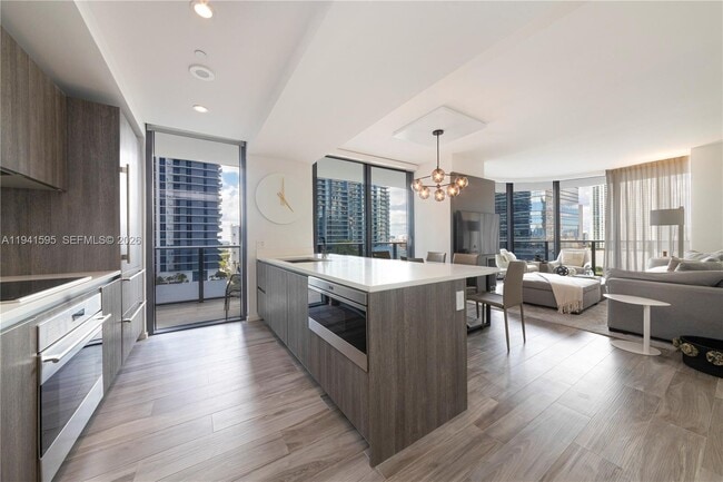 Building Photo - 801 S Miami Ave