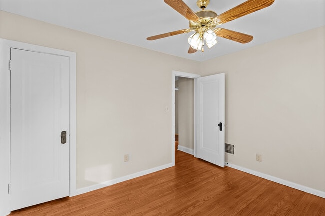 Building Photo - 1001 Woodsdale Ave